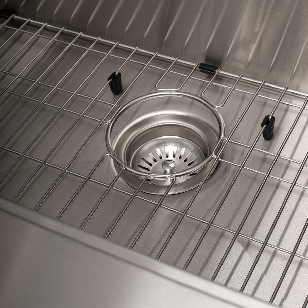 ZLINE 33 in. Moritz Farmhouse Apron Mount Single Bowl Stainless Steel Kitchen Sink with Bottom Grid and Accessories (SLSAP-33)