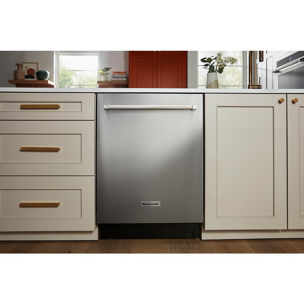 39 dBA PrintShield™ Finish Flush-to-Cabinet Dishwasher with FreeFlex™ Fit Third Level Rack