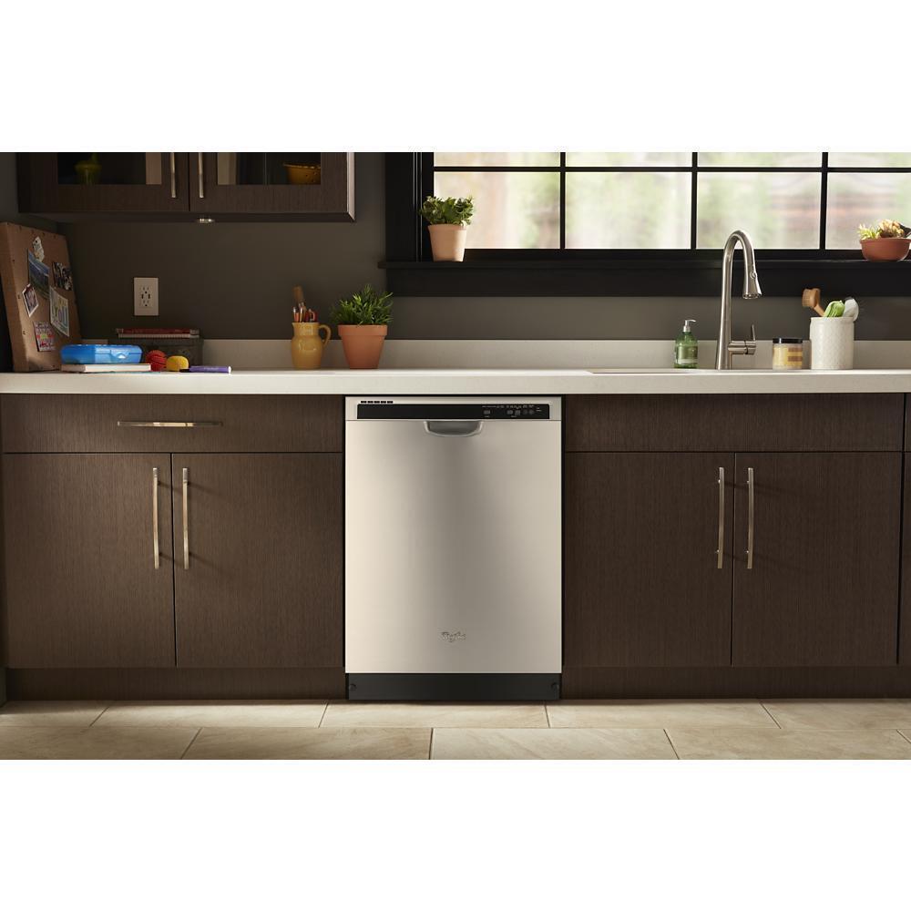 ENERGY STAR® certified dishwasher with Sensor cycle