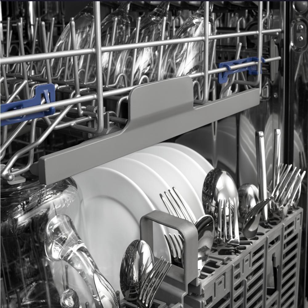 Dishwasher with Silverware Spray