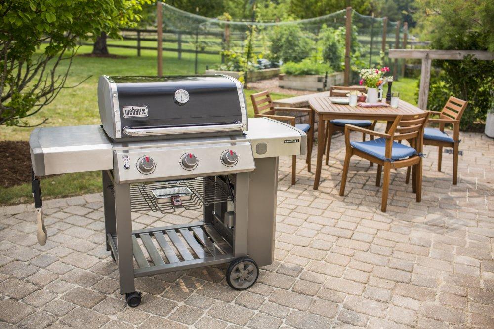 GENESIS II E-310 Gas Grill Black LP