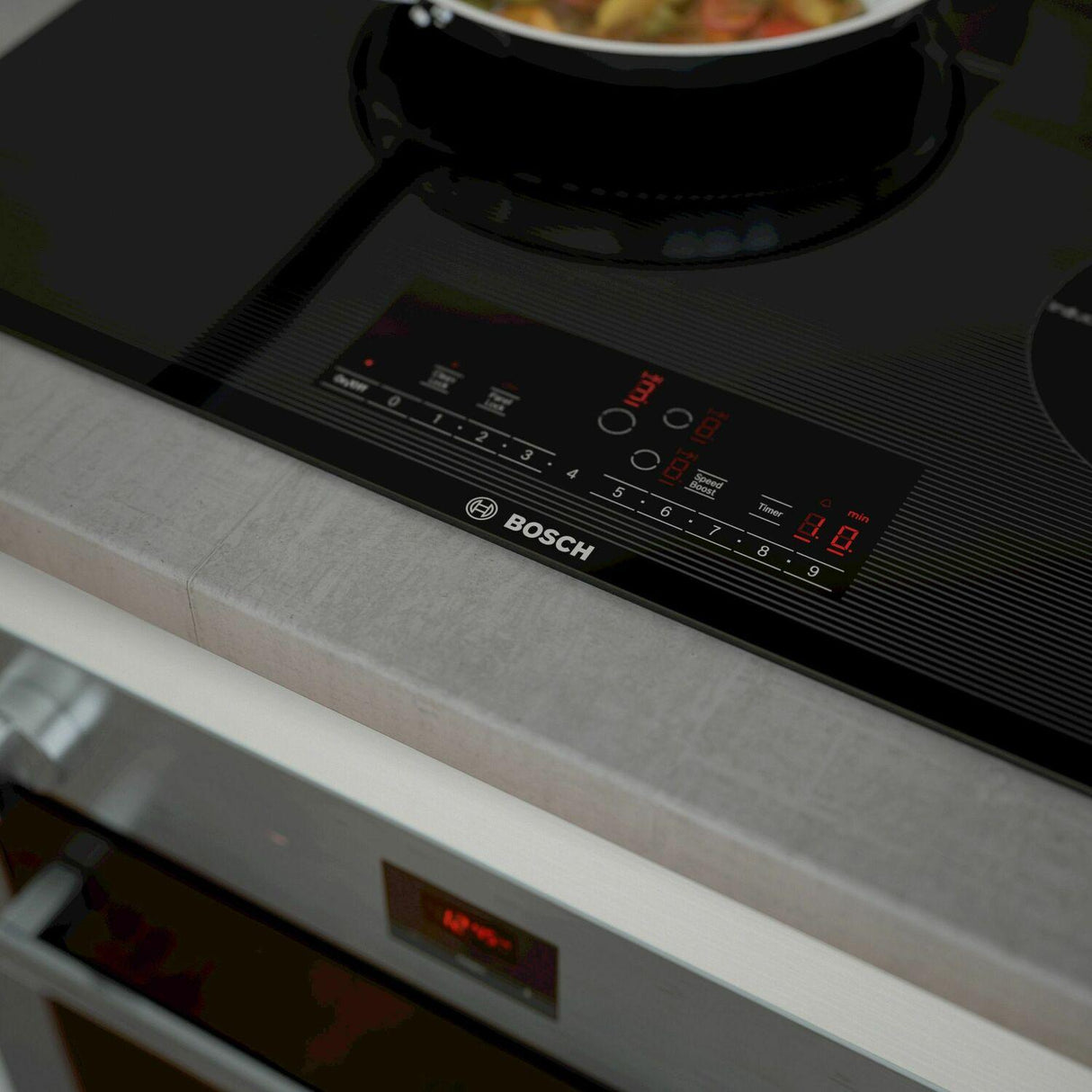 500 Series Induction Cooktop 24'' Black, surface mount without frame NIT5469UC