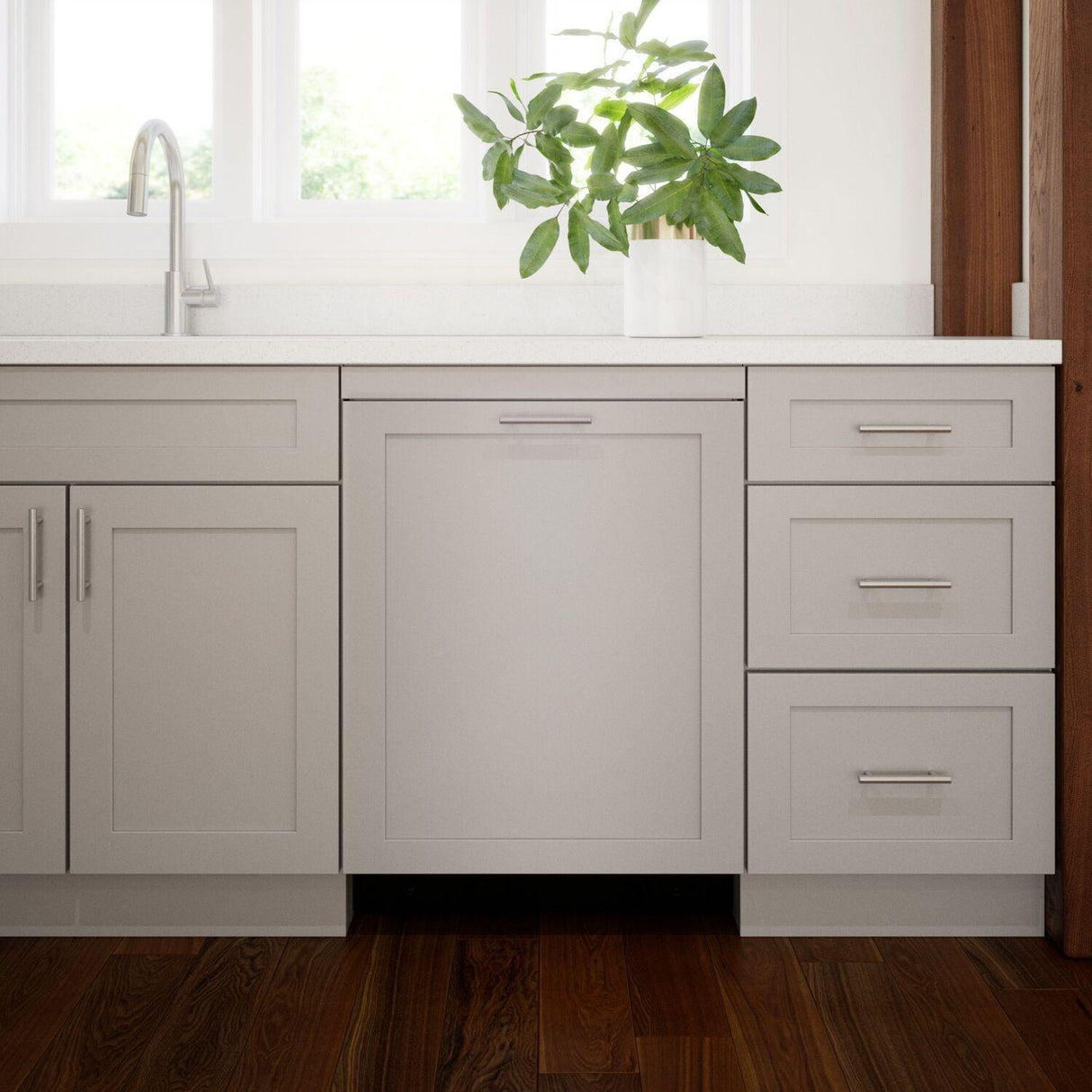 800 Series Dishwasher 24"
