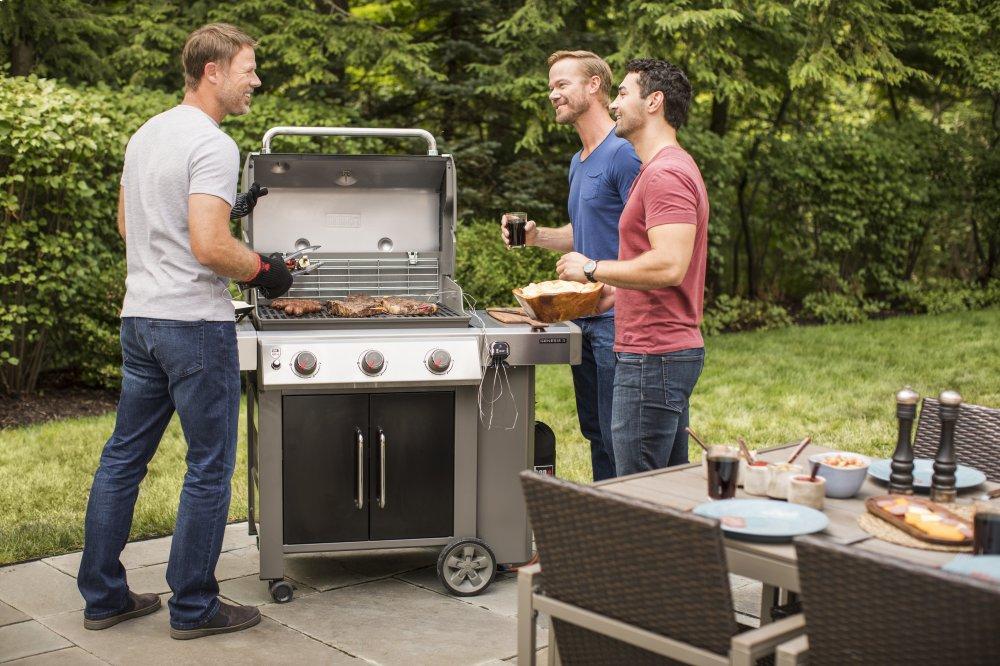 GENESIS II E-315 Gas Grill Black LP