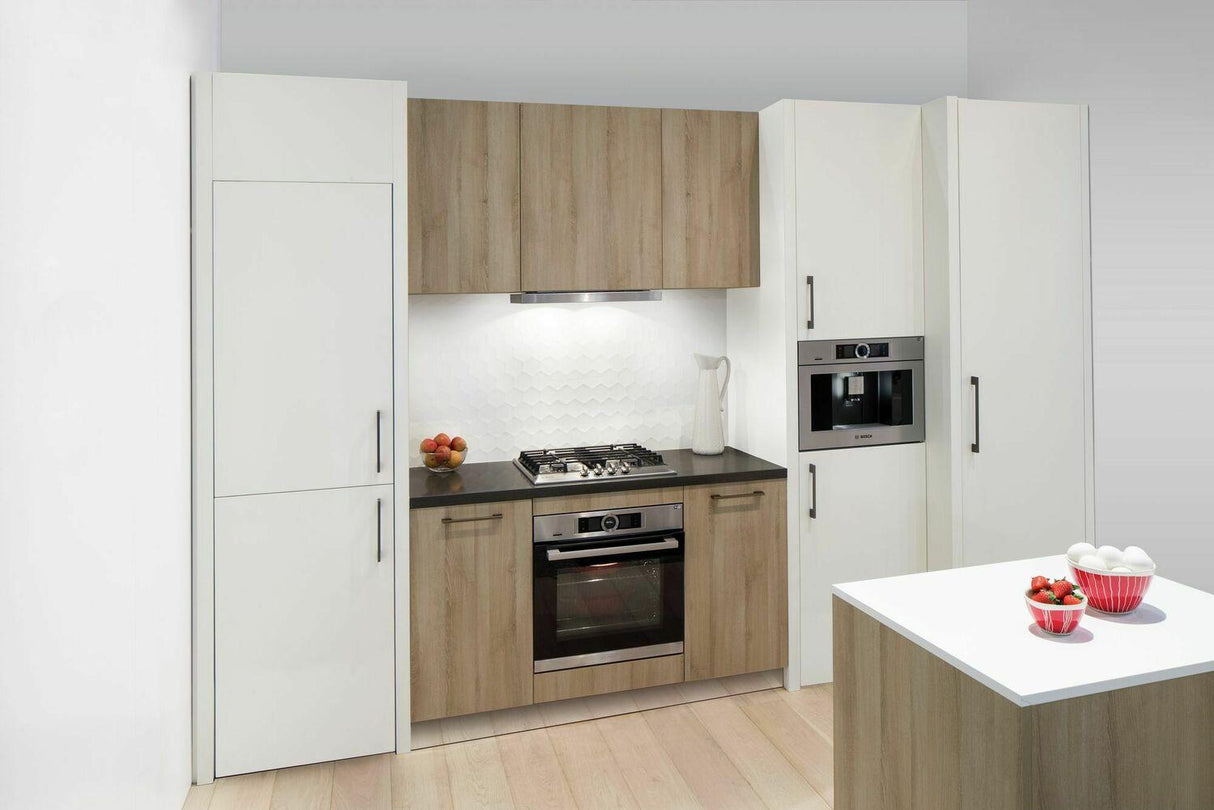 800 Series, 24" Custom Panel Bottom Freezer with Home Connect
