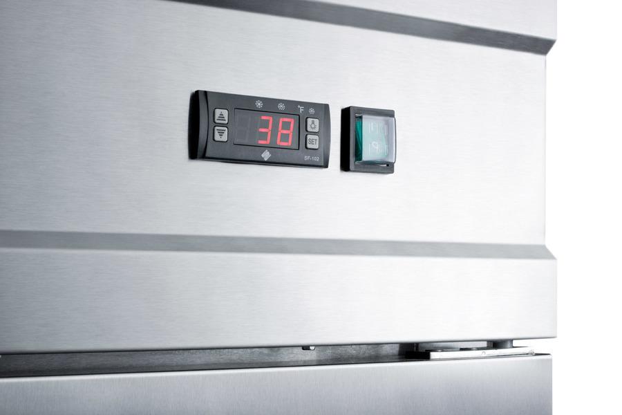 23 CU.FT. Reach-in Refrigerator