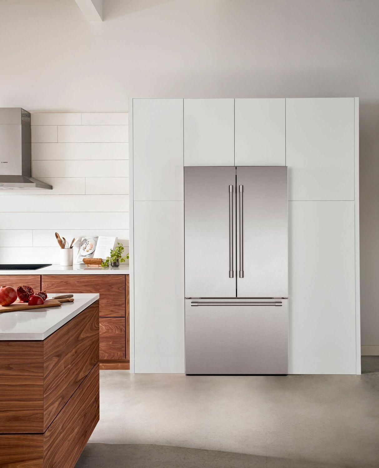 800 Series French Door Bottom Mount Refrigerator 36'' Easy clean stainless steel B36CT81SNS