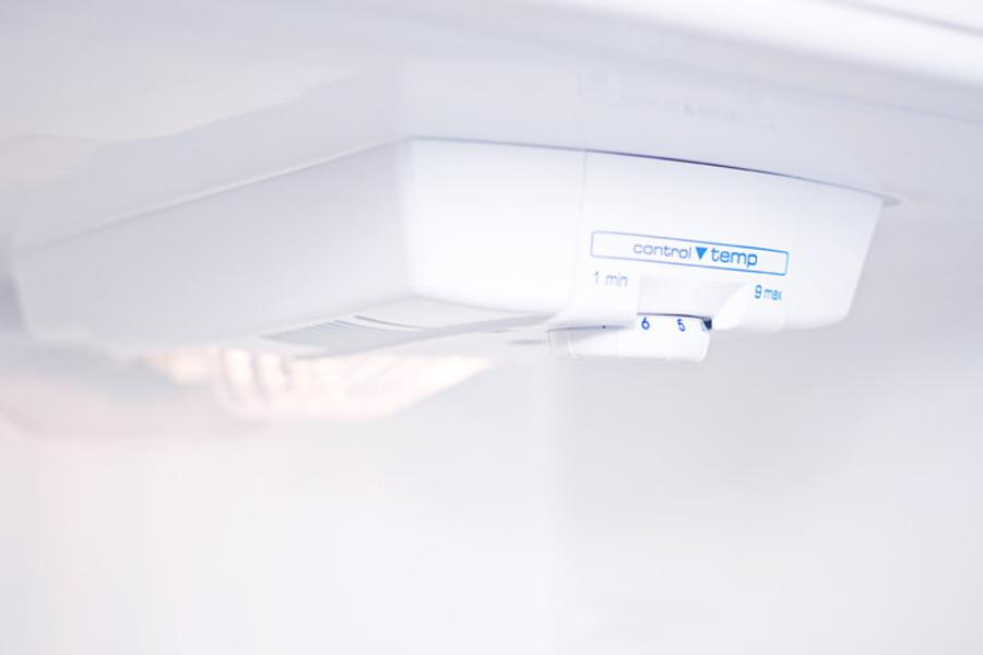 26" Wide Top Mount Refrigerator-freezer