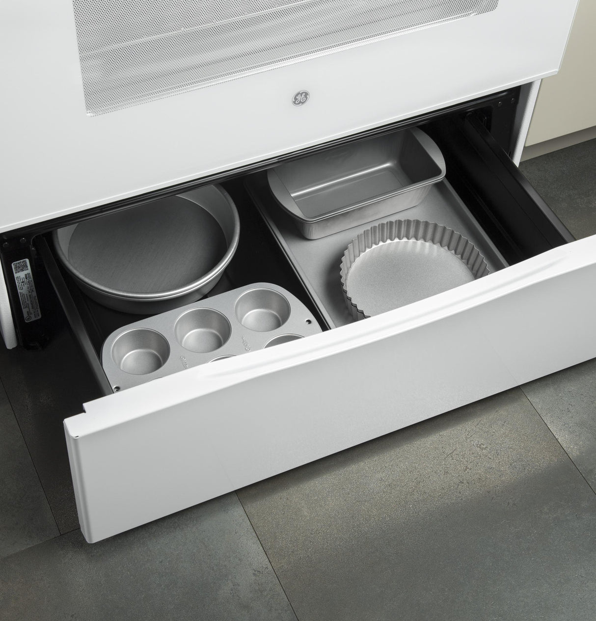 GE® 30" Free-Standing Electric Convection Range