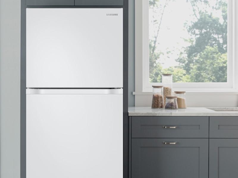 18 cu. ft. Top Freezer Refrigerator with FlexZone™ in White