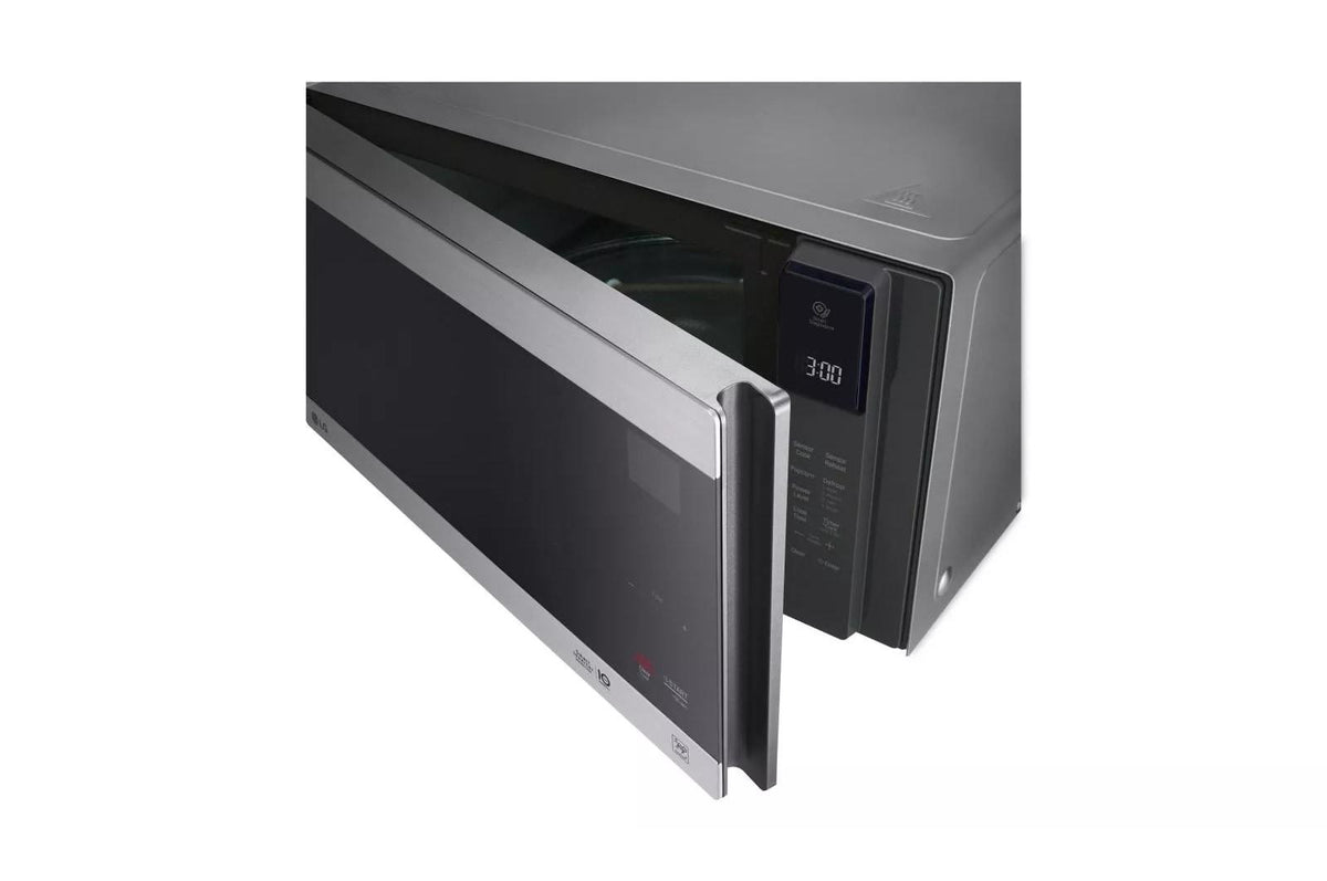 1.5 cu. ft. NeoChef™ Countertop Microwave with Smart Inverter and EasyClean®