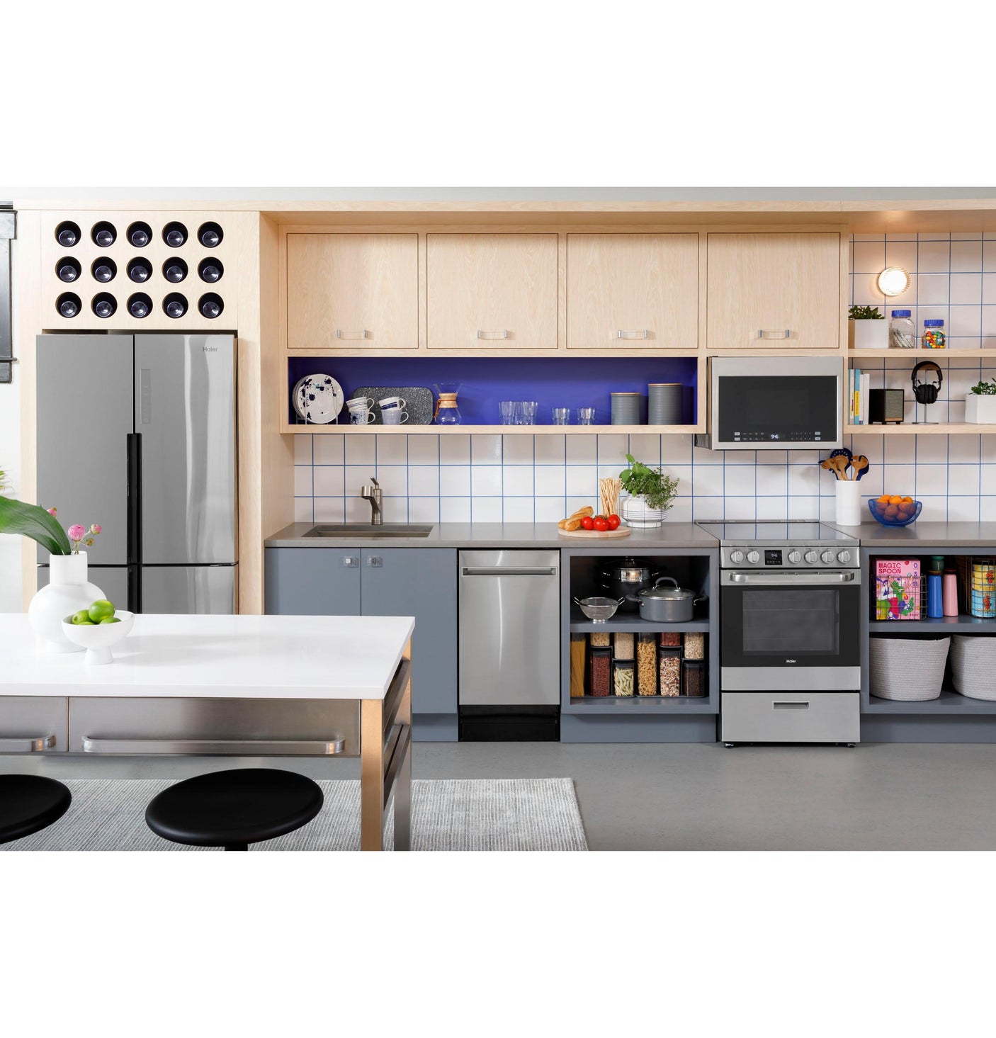 Haier ENERGY STAR® 24" 2.9 Cu. Ft. Electric Range