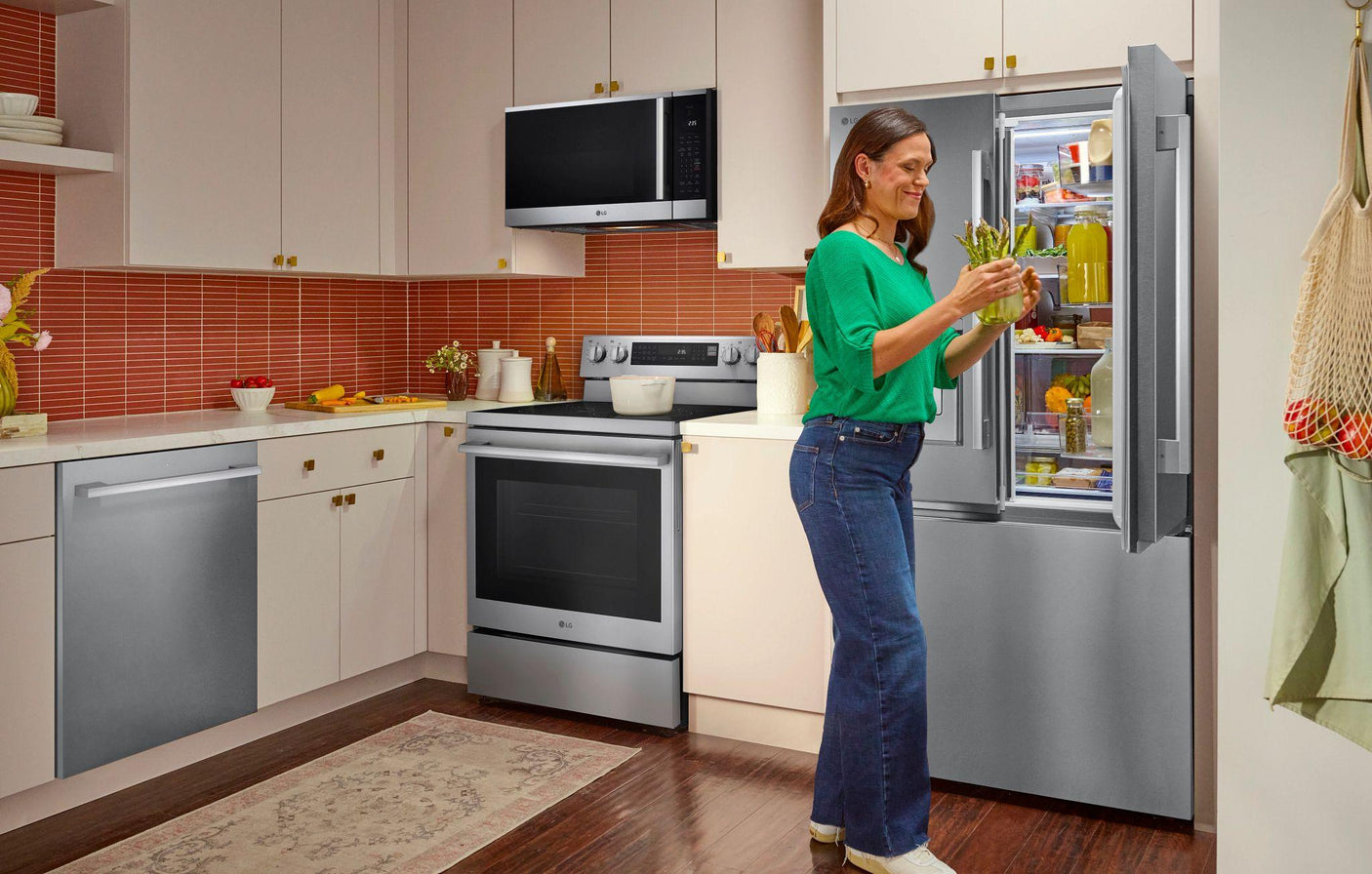 6.3 cu. ft. Smart Wi-Fi Enabled ProBake Convection® Electric Range with Air Fry & EasyClean®