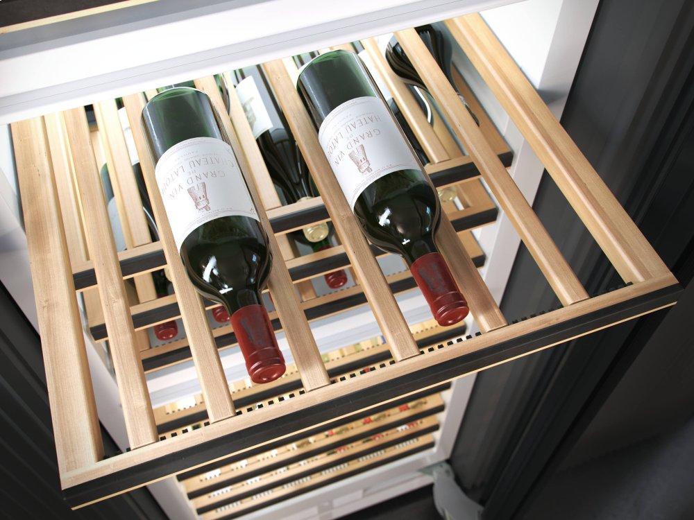KWT 2612 SF Stainless steel/CleanSteel - MasterCool Wine Conditioning Unit For high-end design and technology on a large scale.