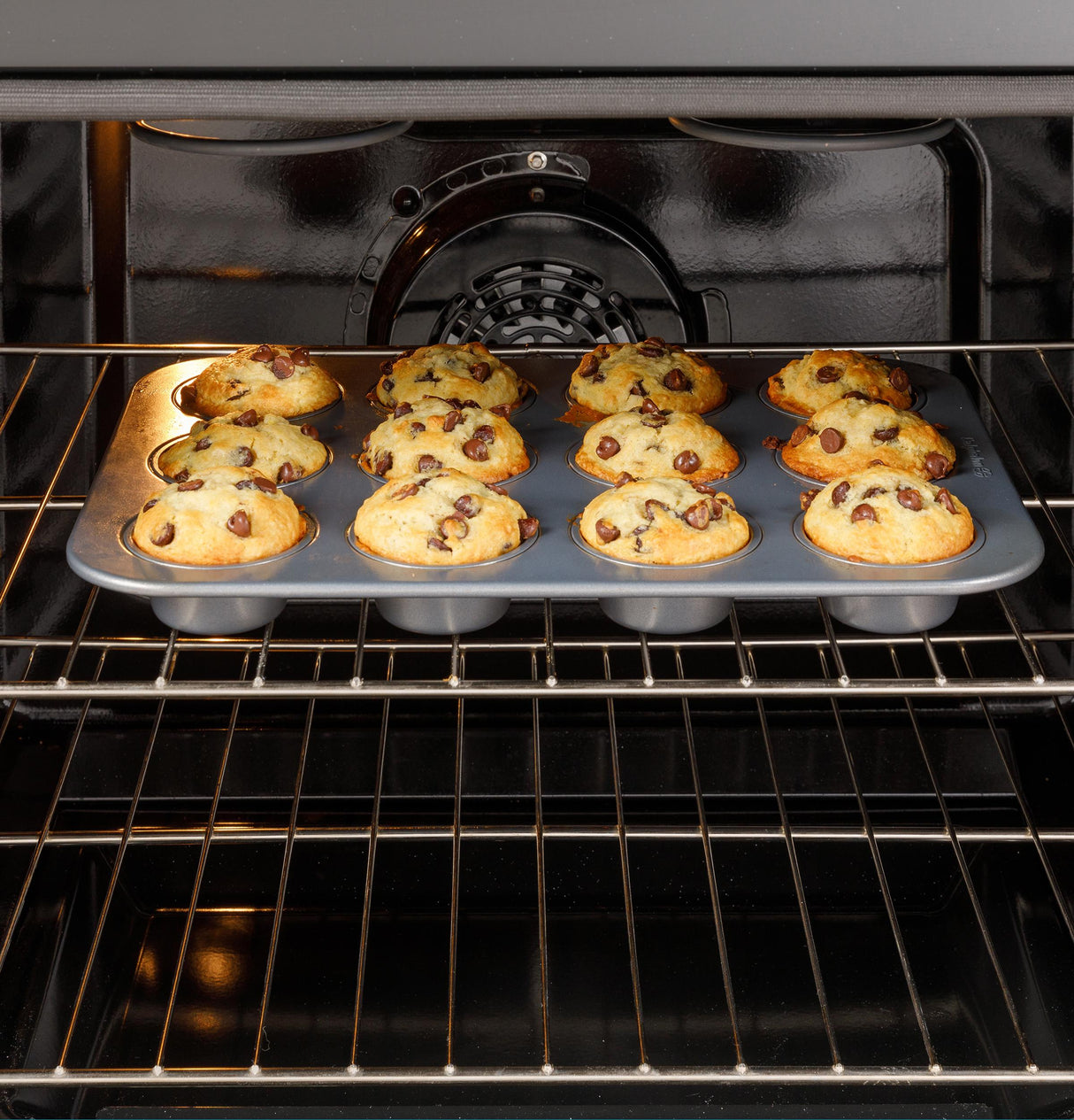 GE® ENERGY STAR® 30" Free-Standing Electric Convection Range with No Preheat Air Fry and EasyWash™ Oven Tray