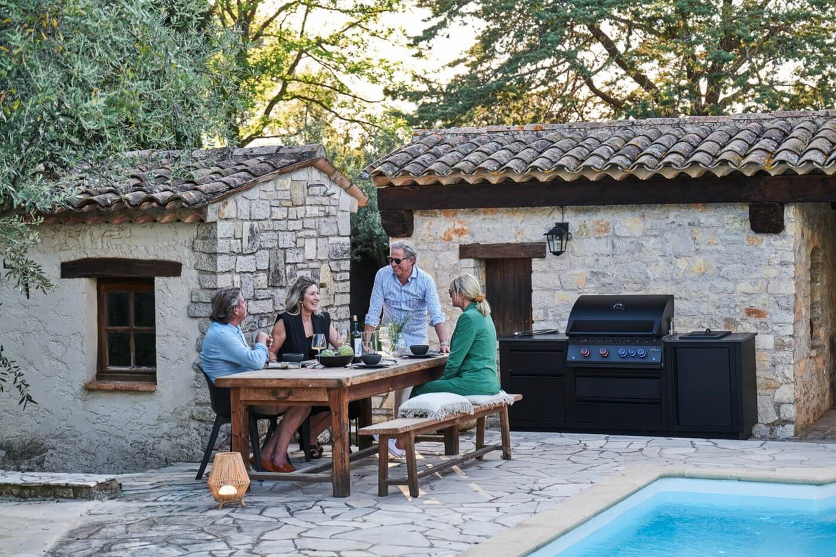OASIS 301 Outdoor Kitchen, Built-in 700 Series 32 with Soft Close Doors , Natural Gas, Matte/Matt Black