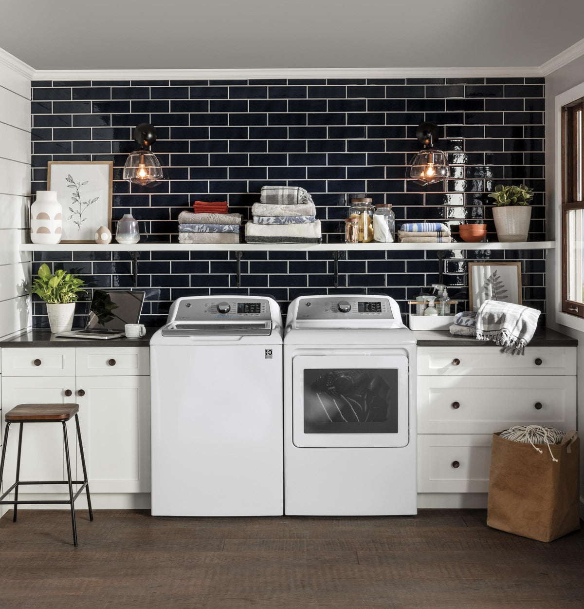 GE® ENERGY STAR® 4.6 cu. ft. Capacity Washer with Sanitize w/Oxi and FlexDispense®
