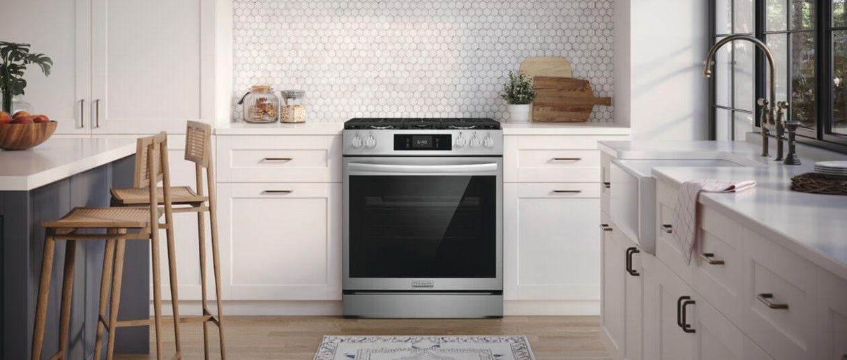 30" Front Control Gas Range with Stone-Baked Pizza