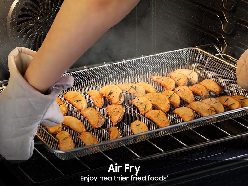 6.0 cu. ft. Smart Freestanding Gas Range with No-Preheat Air Fry & Convection in Black Stainless Steel