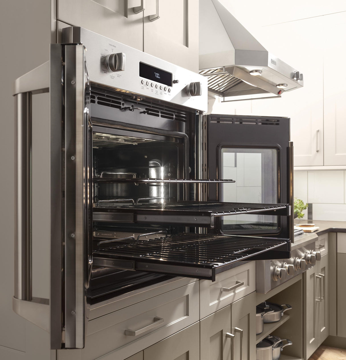 Monogram 30" Professional French-Door Electronic Convection Single Wall Oven