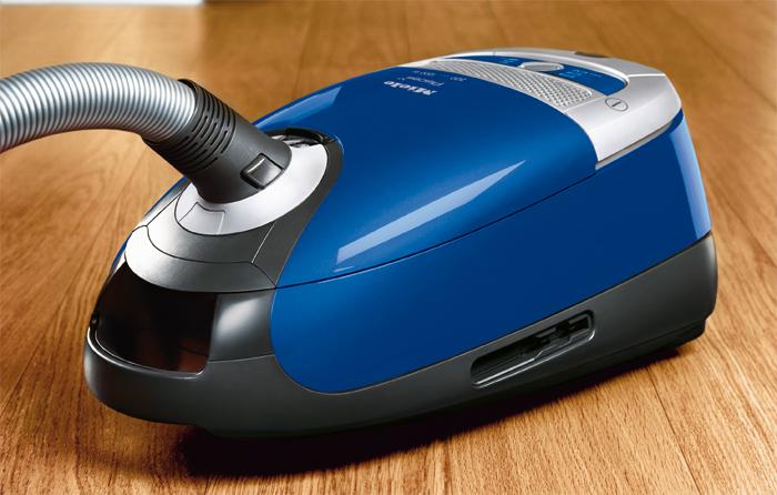 Vacuum Cleaners (canisters)