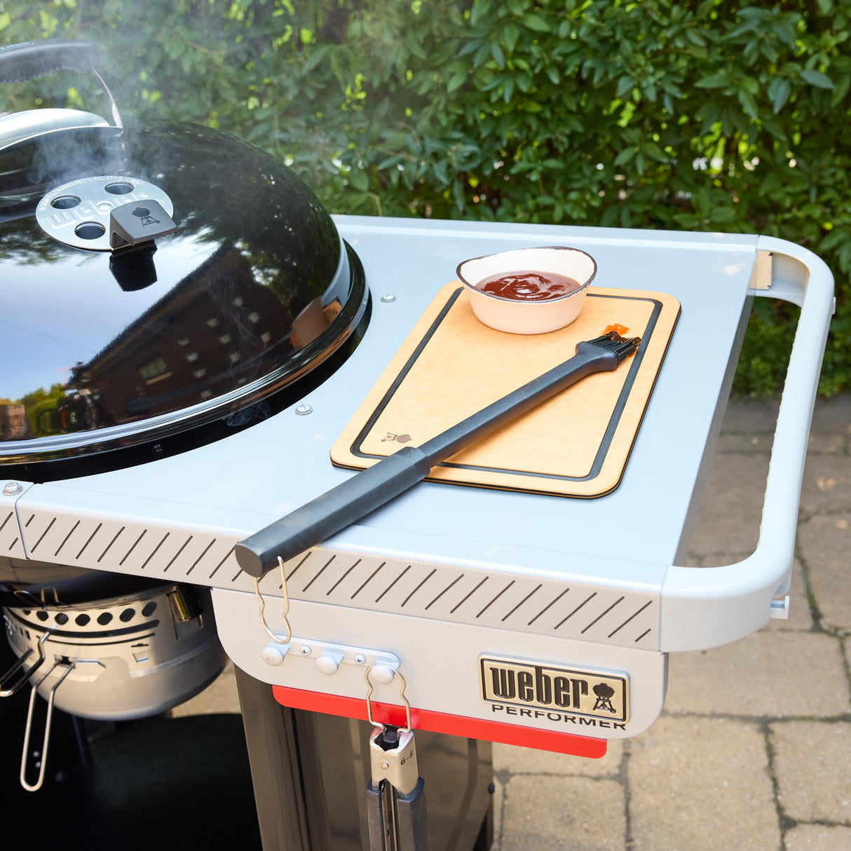 22 Performer™ Charcoal Grill - Black