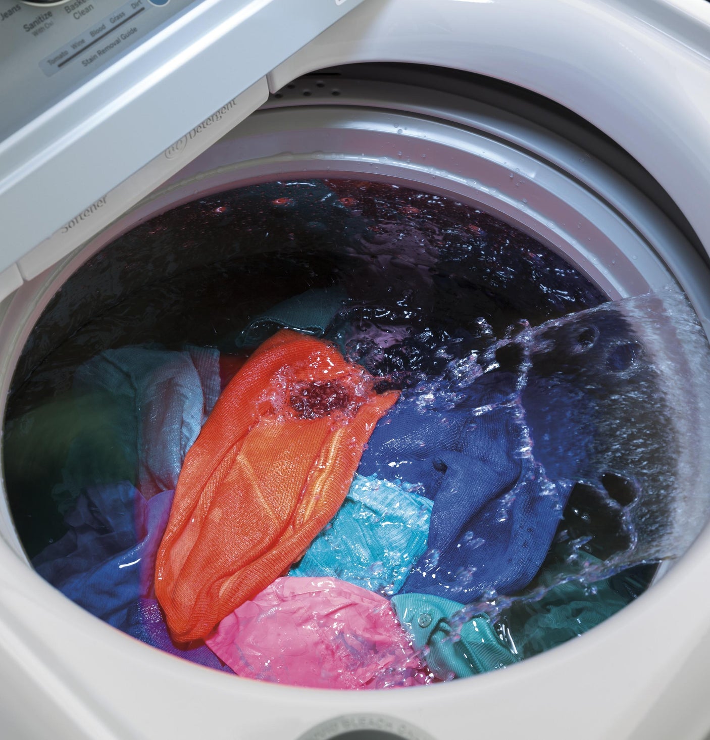 GE® 4.6 cu. ft. Capacity Washer with Stainless Steel Basket