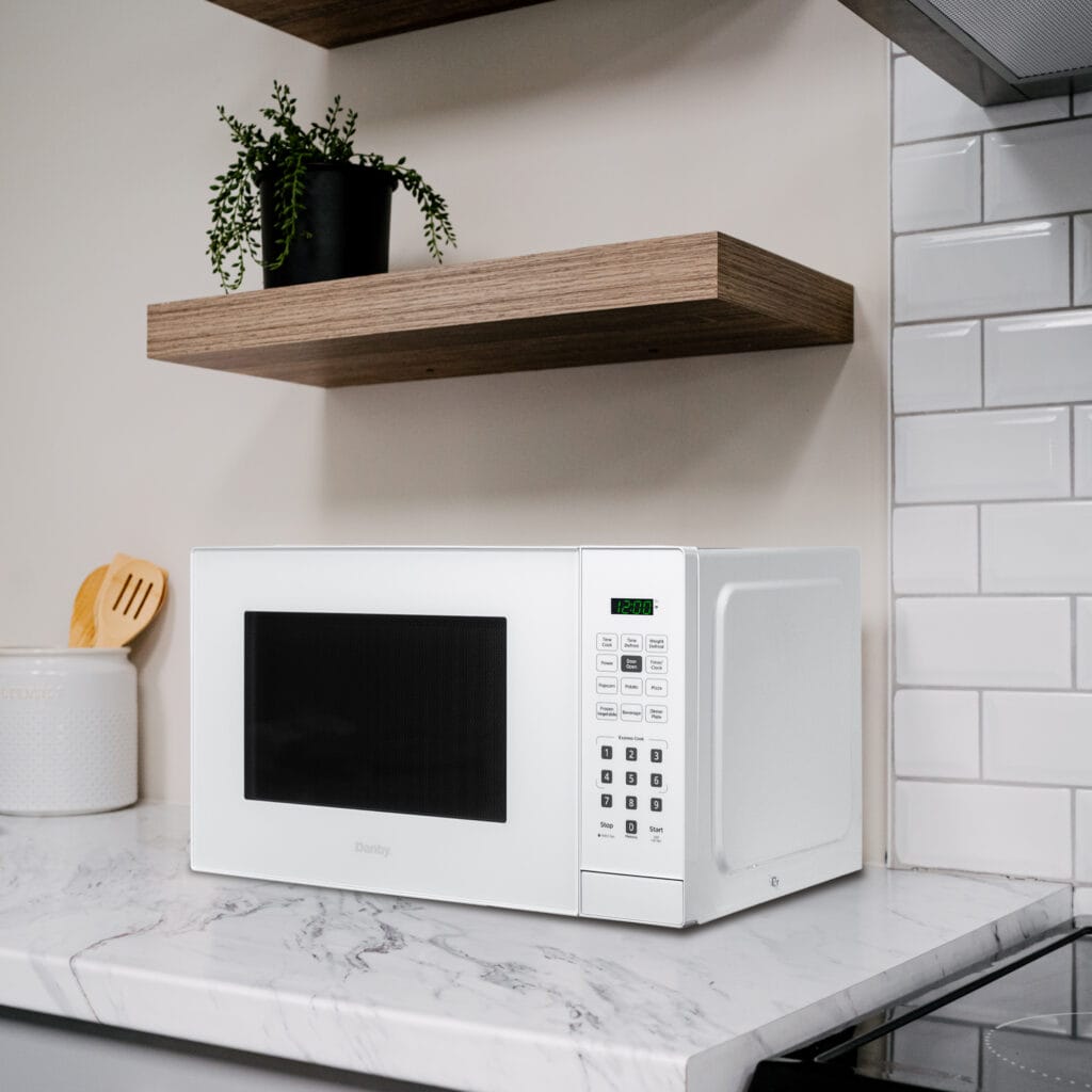 Danby 1.1 cu. ft. Countertop Microwave in White