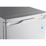 5.8 cu. ft. Vertical Freezer - White / 5.8 cu. ft.