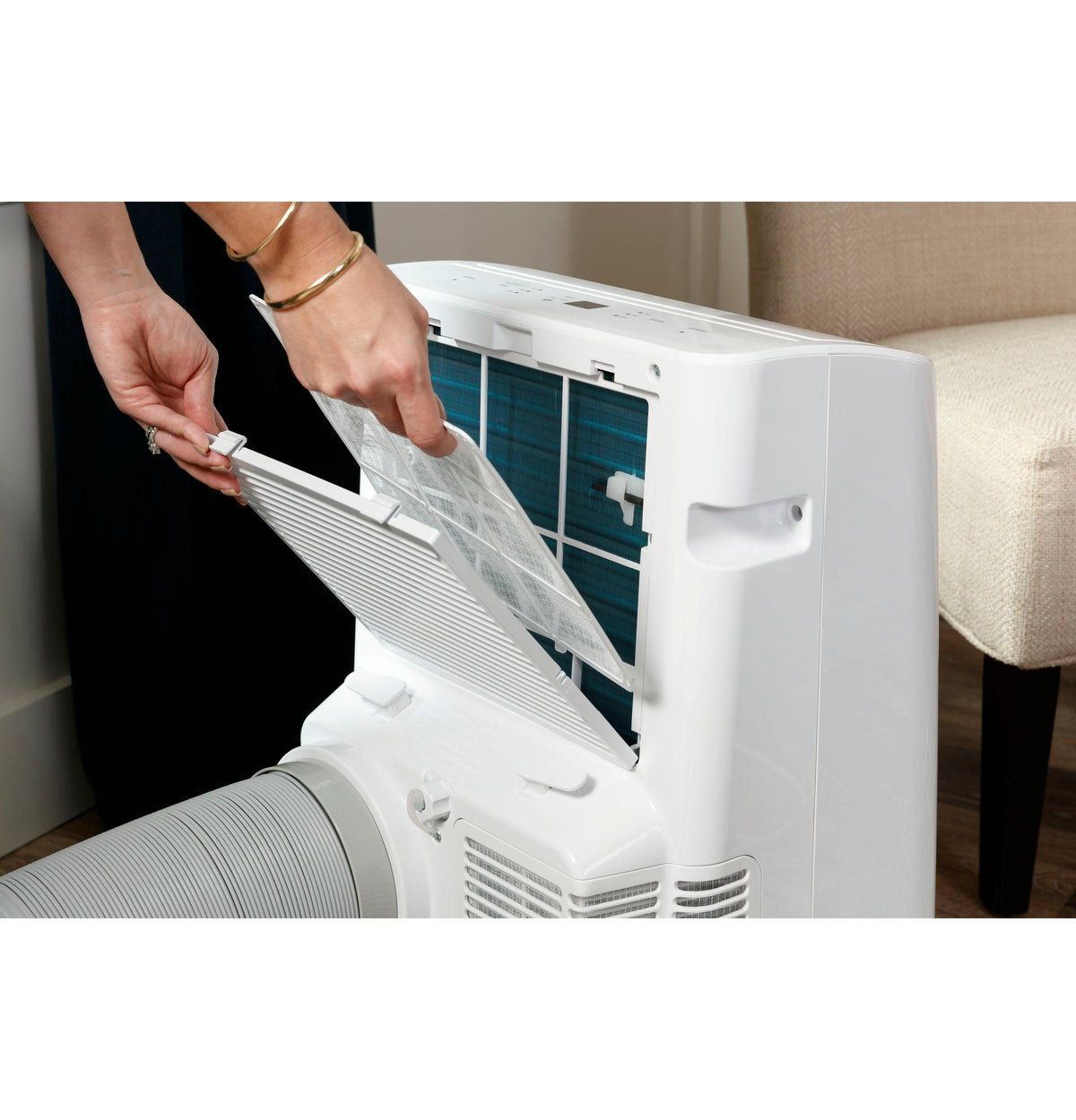 GE® 9,850 BTU SACC Smart Portable Air Conditioner for Medium Rooms up to 550 sq ft. (14,000 BTU ASHRAE)