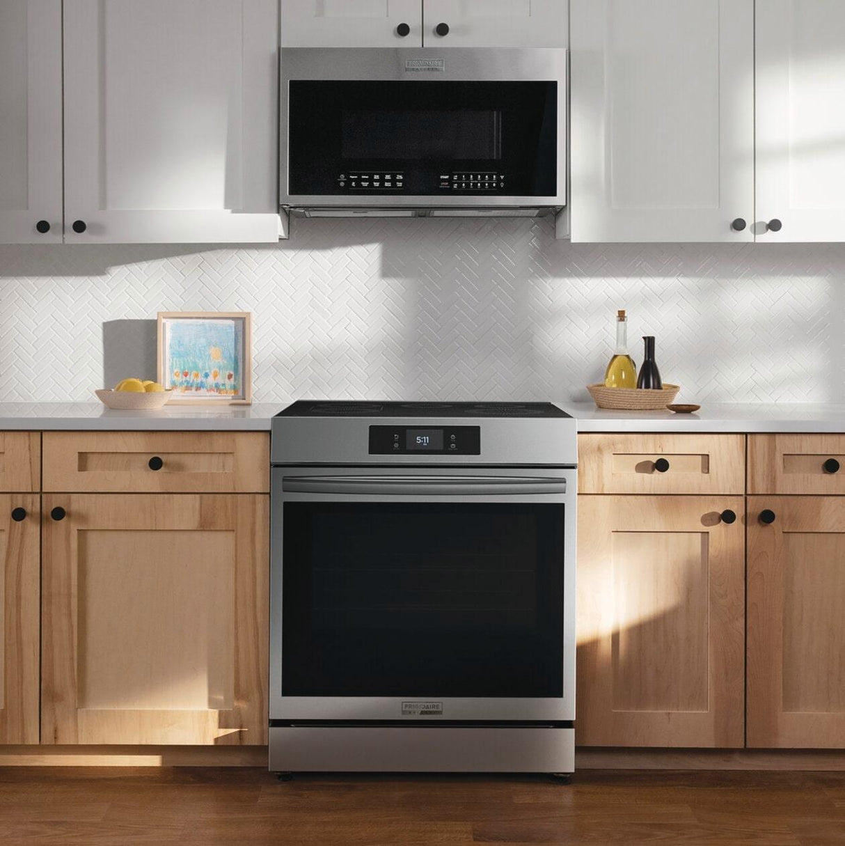 30" Front Control Induction Range with Stone-Baked Pizza