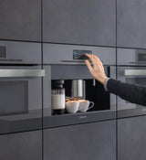 CVA 6805 - Built-in coffee machine with bean-to-cup system - the Miele all-rounder for the highest demands.