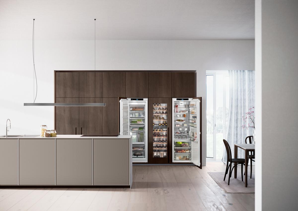 Fully Integrated Refrigerator with BioFresh