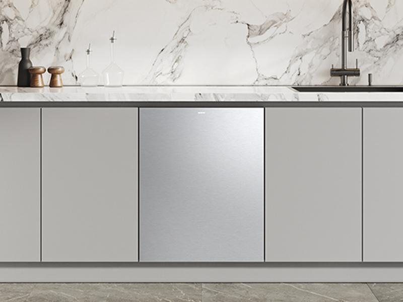 38 dBA Bespoke Auto Open Door Dishwasher with 3rd Rack Washing System in Fingerprint Resistant Stainless Steel