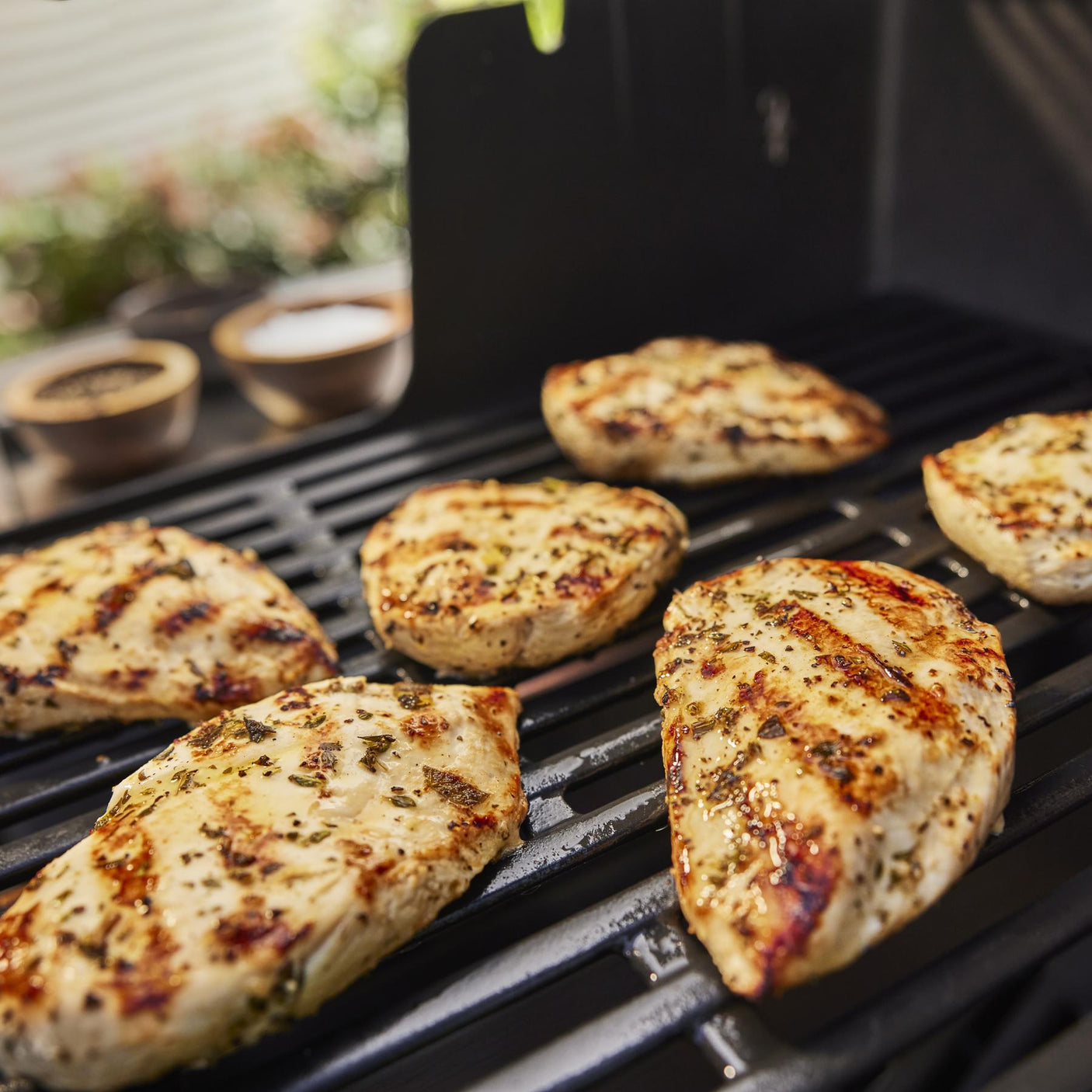 Genesis E-415 Gas Grill (Natural Gas) - Black