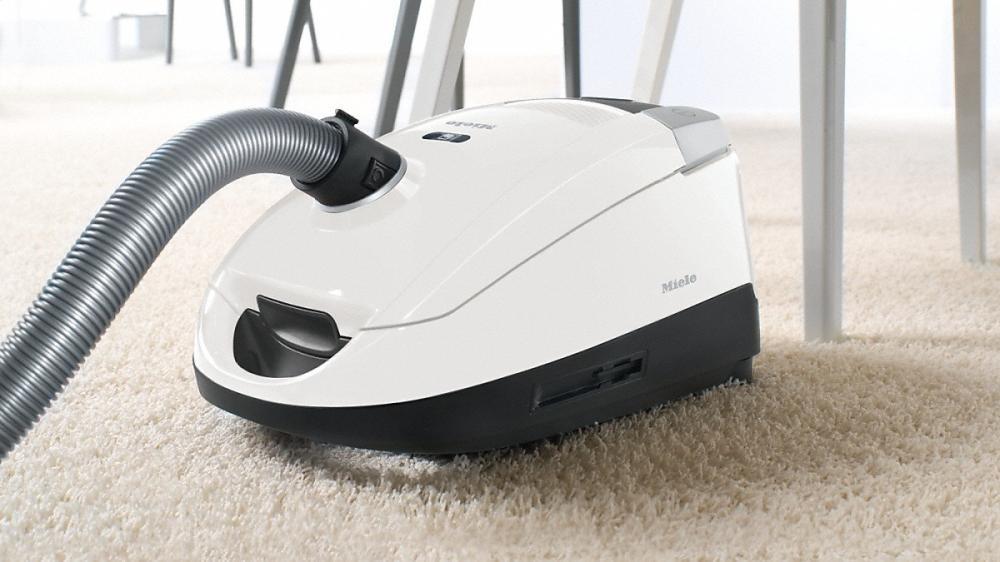 Compact C2 Quartz PowerLine - SDAE0 Canister vacuum cleaners with high suction power for thorough vacuuming.