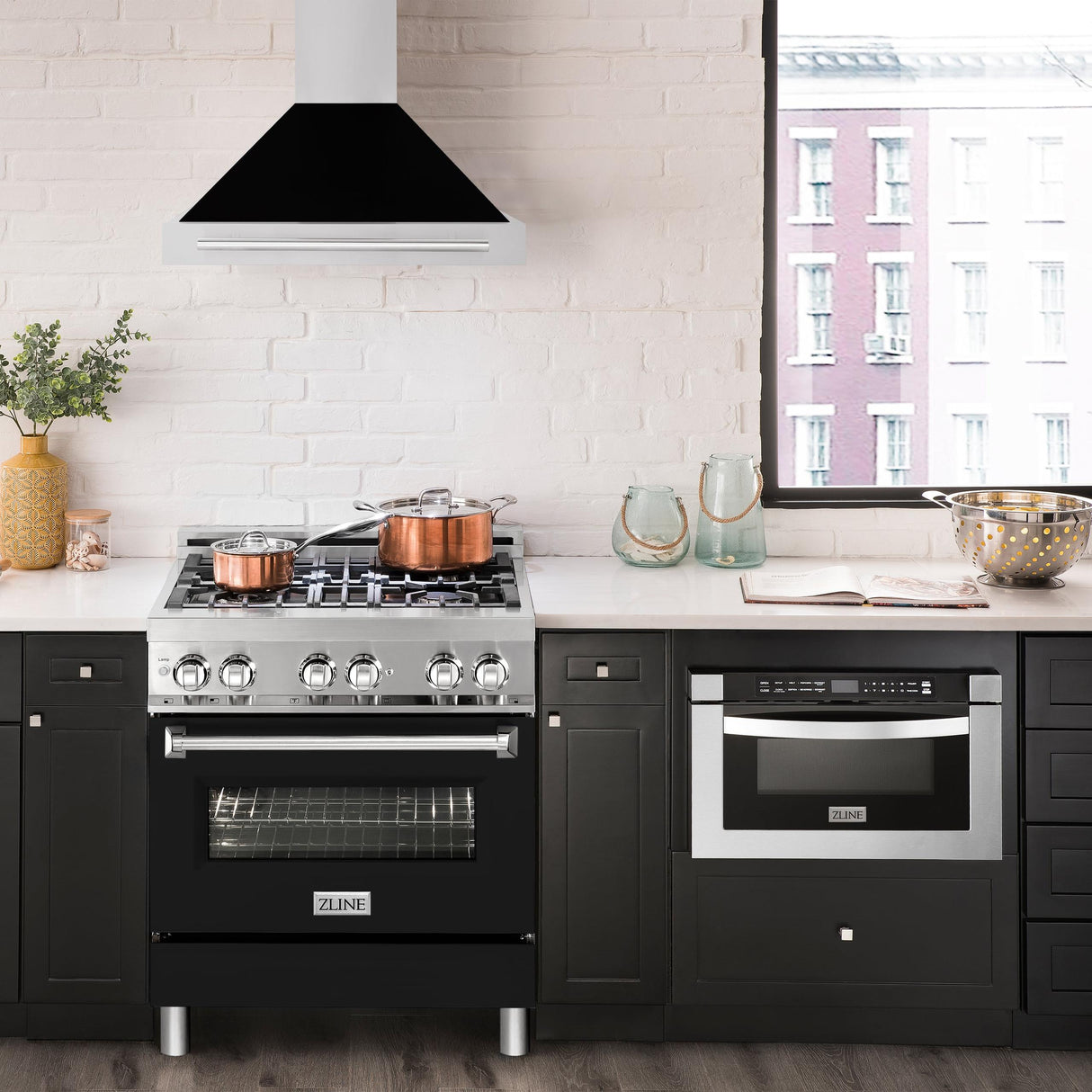 ZLINE 30 in. Convertible Stainless Steel Range Hood with Stainless Steel Handle (KB4STX-30) [Color: Black Matte]