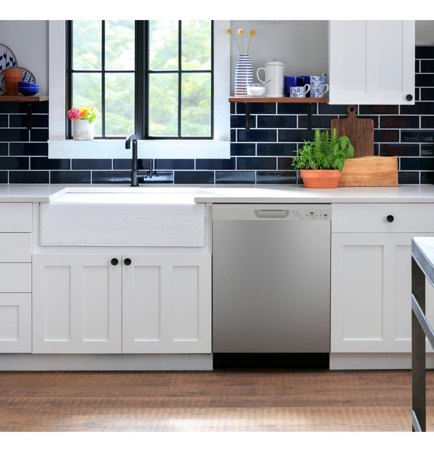 GE ENERGY STAR Front Control with Plastic Interior Dishwasher with Sanitize Cycle & Dry Boost