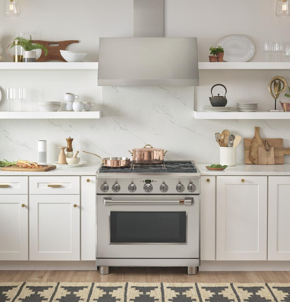 Café™ 36" All-Gas Commercial-Style Range with 6 Burners (Natural Gas)