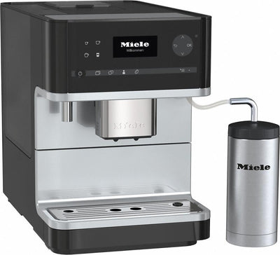 CM 6310 Countertop coffee machine with OneTouch for Two feature and integrated cup warmer for perfect coffee.