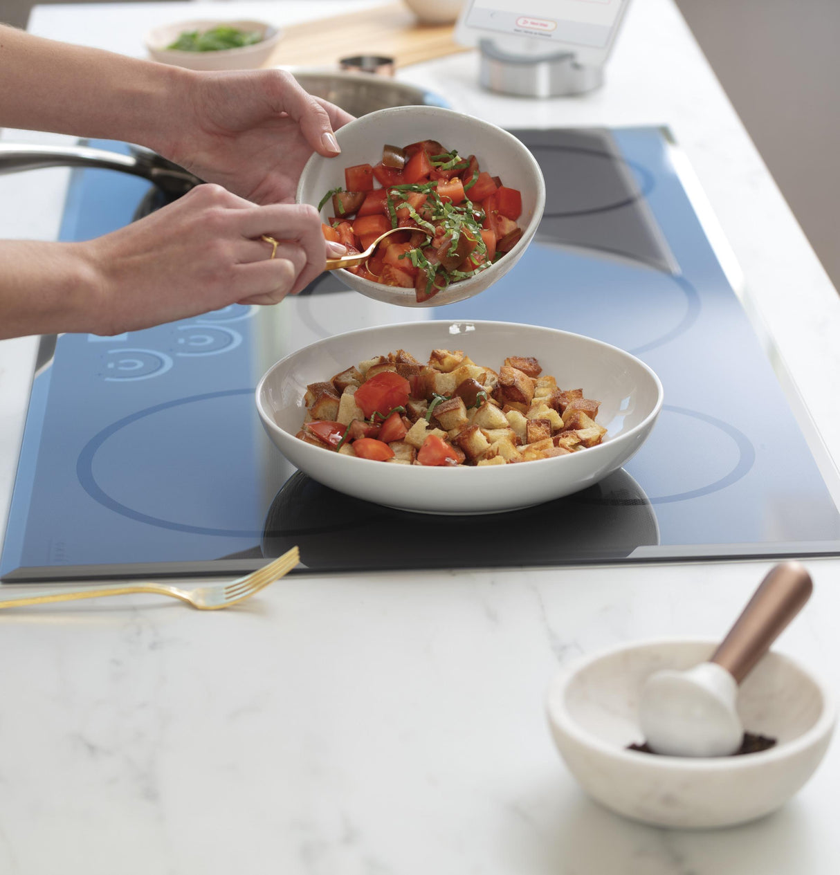 Café™ 36" Smart Touch-Control Induction Cooktop