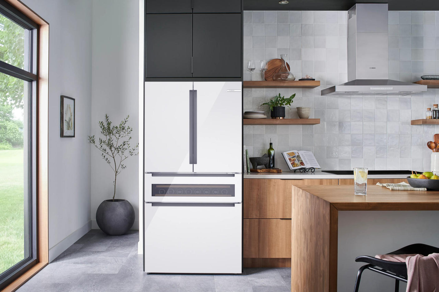 800 Series French Door Bottom Mount Refrigerator, Glass door 36" White, Total No Frost