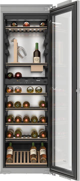 KWT 6722 iS - Built-in wine storage unit with FlexiFrame and SommelierSet for wine connoisseurs.