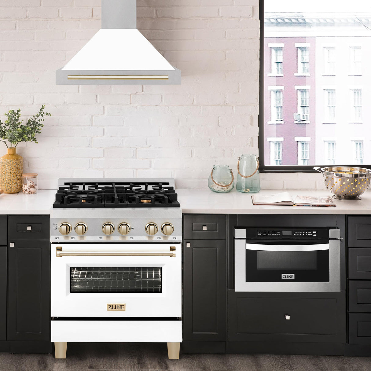 ZLINE 30 in. Autograph Edition Convertible Fingerprint Resistant DuraSnow Stainless Steel Range Hood with White Matte Shell and Champagne Bronze Handle (KB4SNZ-WM30-CB) [Color: Gold Accents]