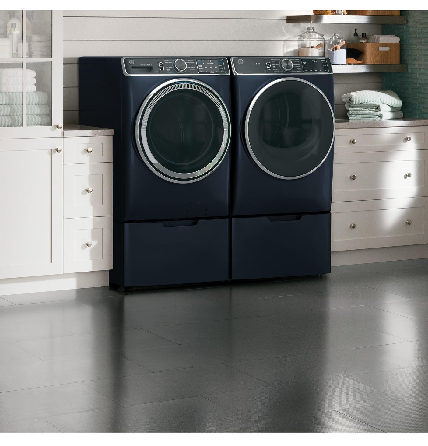 GE® 5.0 cu. ft. Capacity Smart Front Load ENERGY STAR® Steam Washer with SmartDispense™ UltraFresh Vent System with OdorBlock™ and Steam