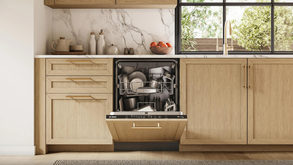 800 Series Dishwasher 24"