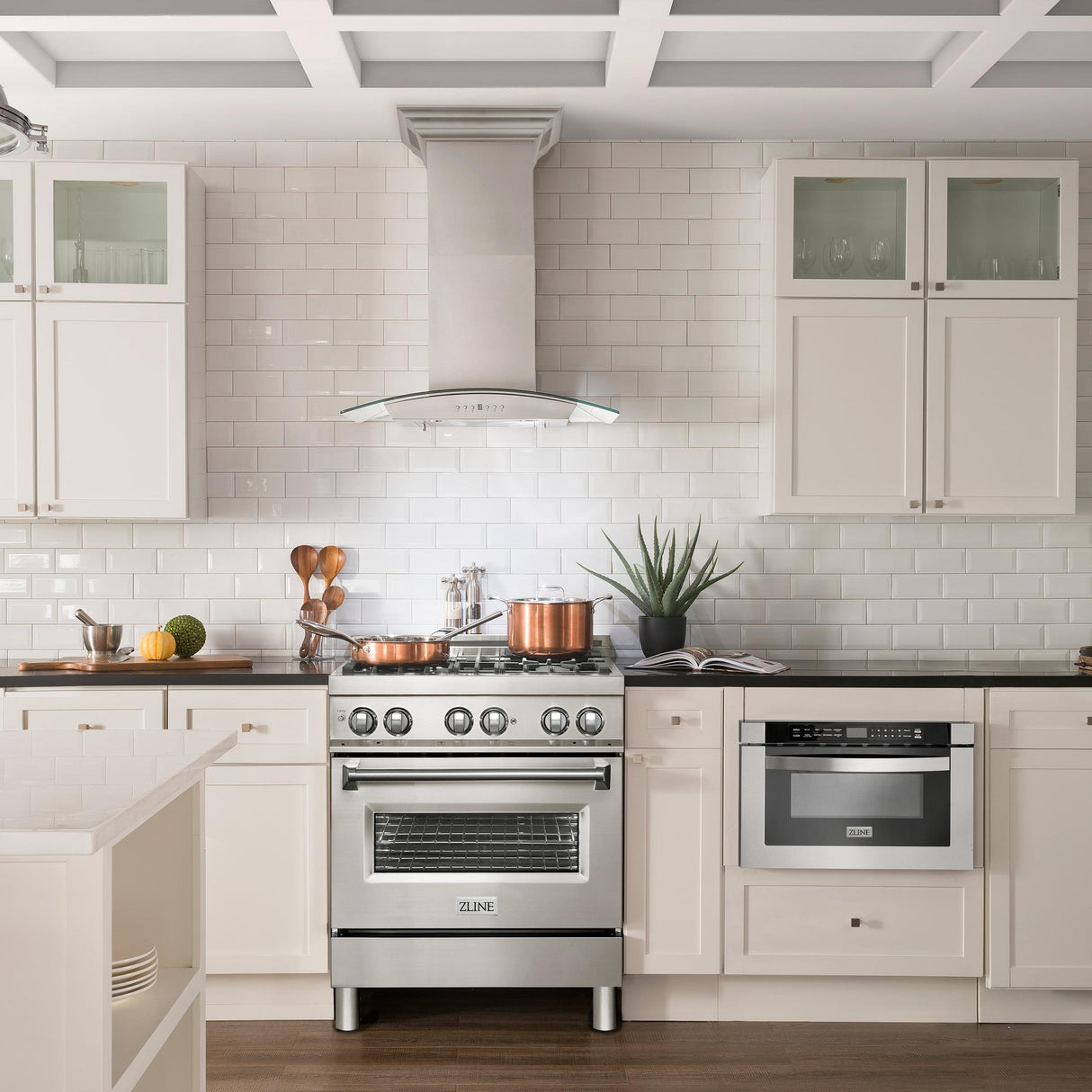 ZLINE Wall Mount Range Hood in Stainless Steel with Built-in CrownSound™ Bluetooth Speakers (KN4CRN-BT) [Size: 42 Inch]
