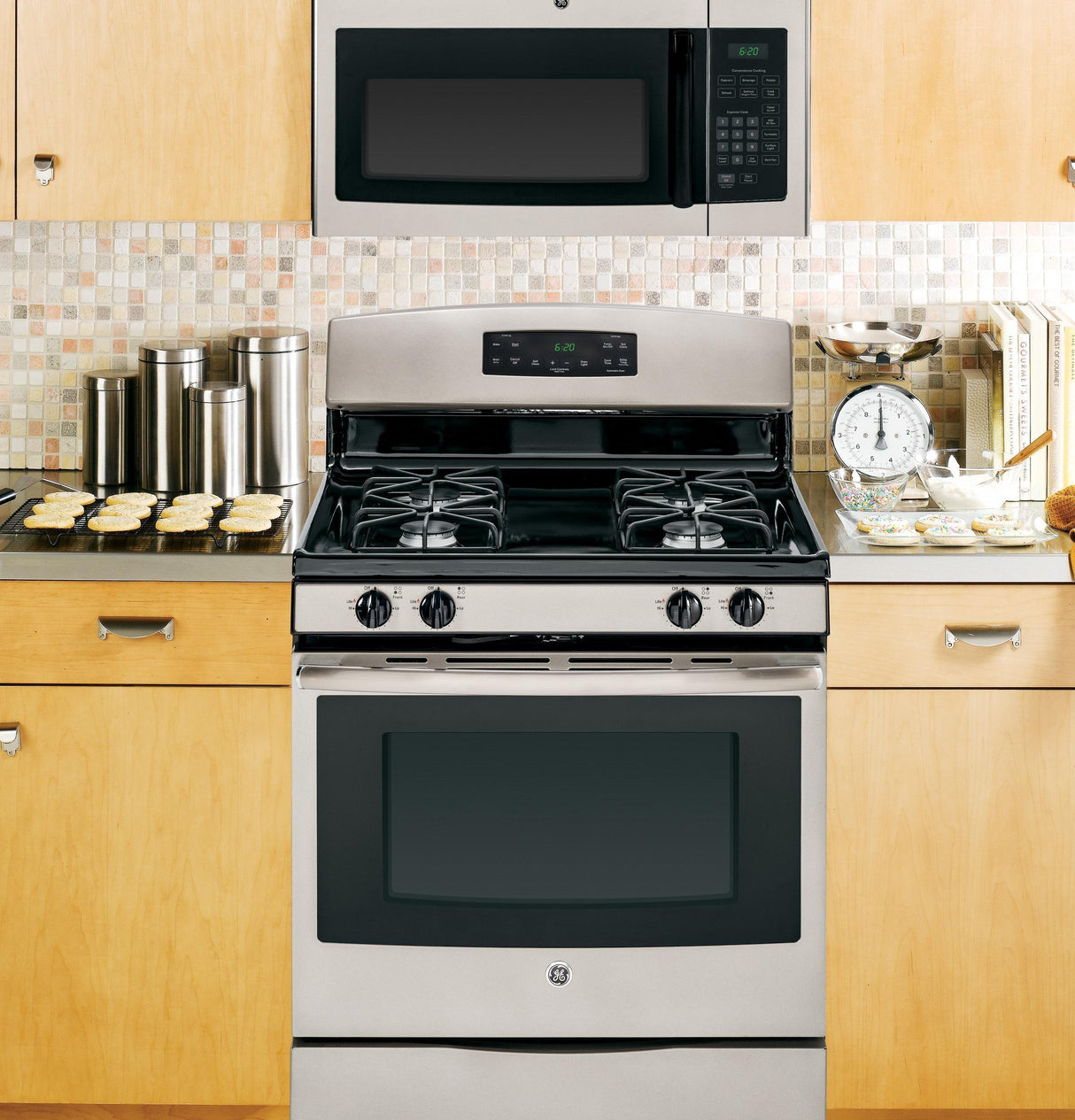 GE® 30" Free-Standing Gas Range