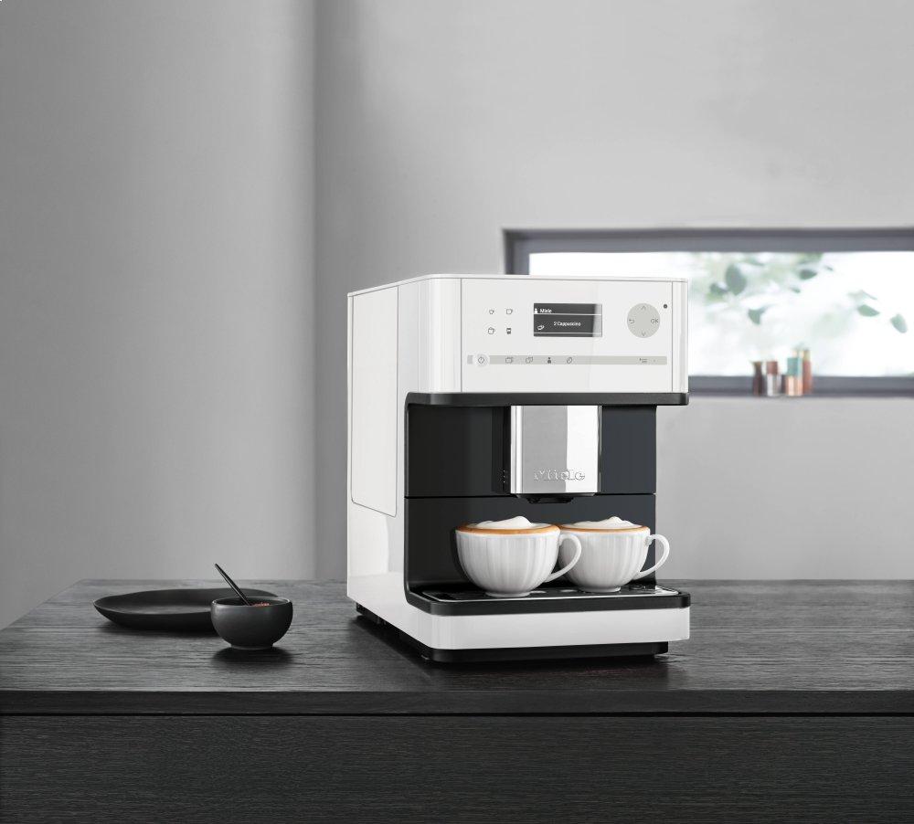 CM 6150 - Countertop coffee machine with OneTouch for Two for the ultimate coffee enjoyment.
