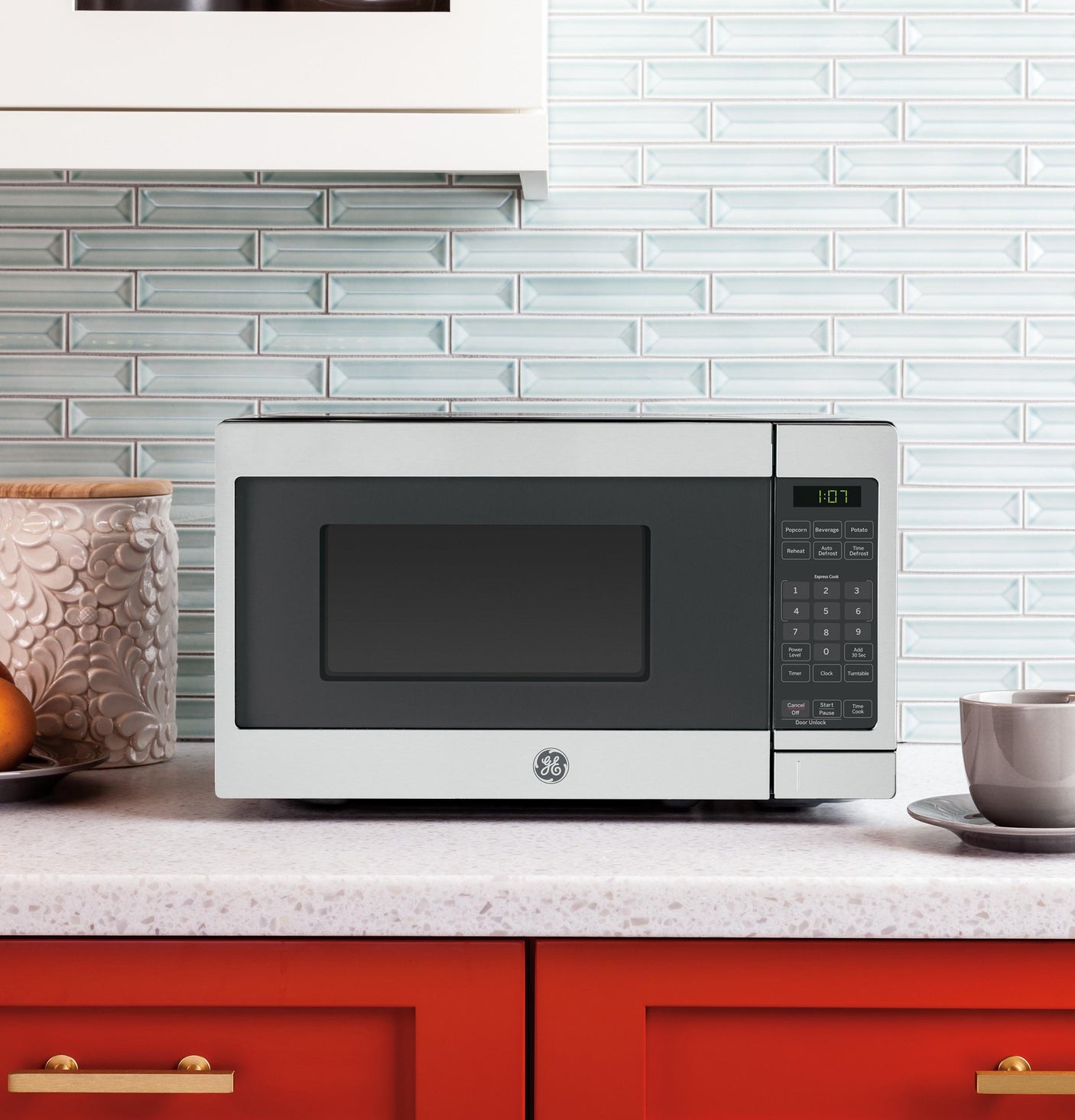GE® 0.7 Cu. Ft. Spacemaker® Countertop Microwave Oven